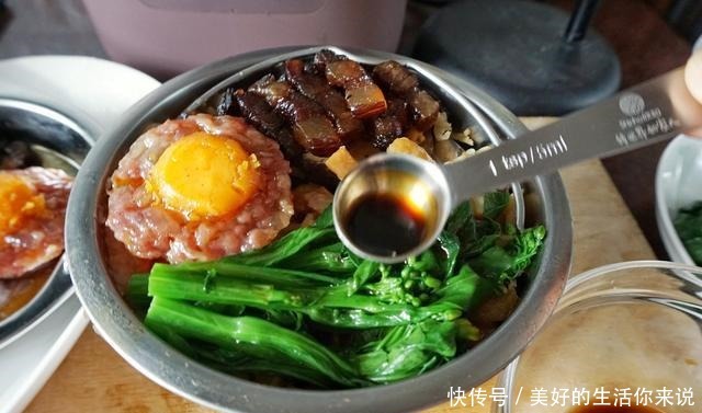 爱吃煲仔饭的吃货赶快收藏,步骤简单出锅香味四溢,味美好吃到爆