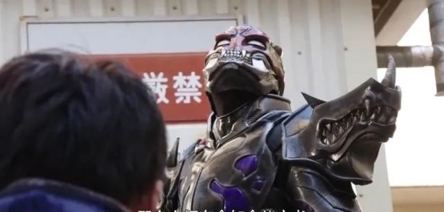 流浪之路|假面骑士Saber:说说天灾顺走无铭剑意欲何为,剧场版BOSS预定?