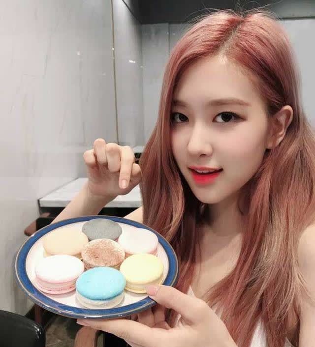 枕头套 K-Pop偶像们在当练习生时破坏规则的创意行为