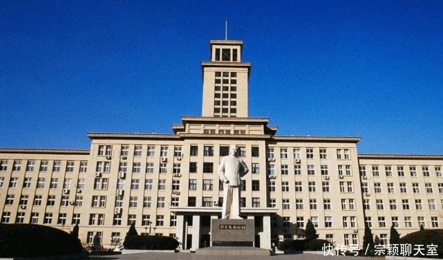 历史|中国历史上“神一般”的中学:张大千教美术、朱自清教国文