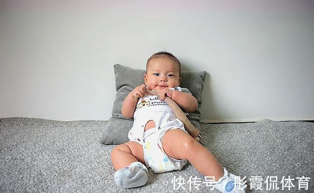 引导|宝宝多大会翻身?原来不是3个月,如何引导妈妈应多学习下
