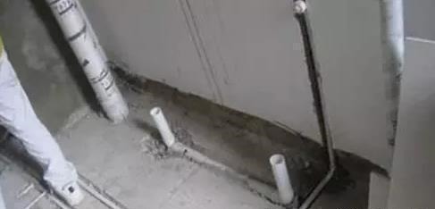 装修|水电走向到底是走顶还是走地？听完装修师傅的话，庆幸我家没走错