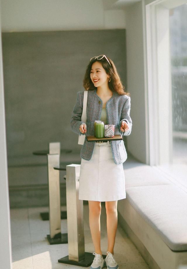 真正洋气的女人从不乱穿，这些小香风外套的神仙搭法，高贵精致