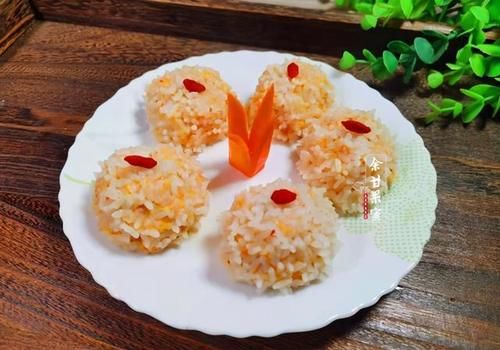 鸡肉|胡萝卜鸡肉丸子,简单几步即成,蒸一蒸,鲜嫩味美