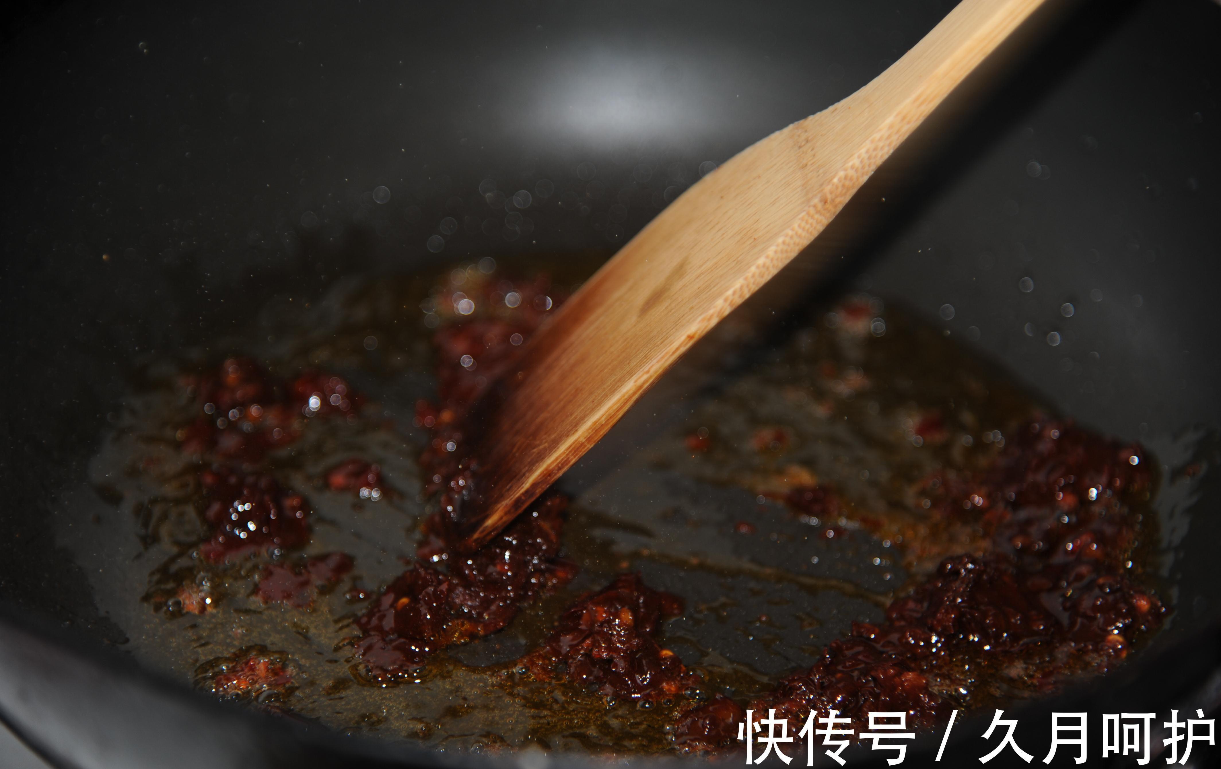 家常回锅五花肉,肥而不腻,解馋下饭,看着就有食欲