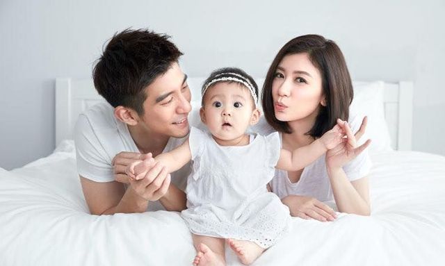 生育危机|日本16岁“高中生夫妻”生娃,不靠父母,竟把日子过成了这副模样