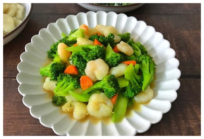 三口之家的周末午餐,4道菜,成本不到50元,比快餐营养还便宜