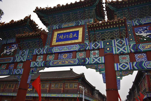 贾宝玉!贾宝玉3次闻到的香气,有多毒?秦可卿、宝钗、黛玉:落入薄命司