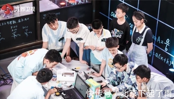 宋昱轩|超脑少年团挑战高难度AI作诗，自信才是少年模样