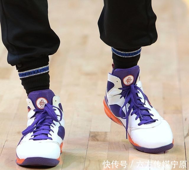 kobe|NBA球员上脚:保罗·乔治依然PG2