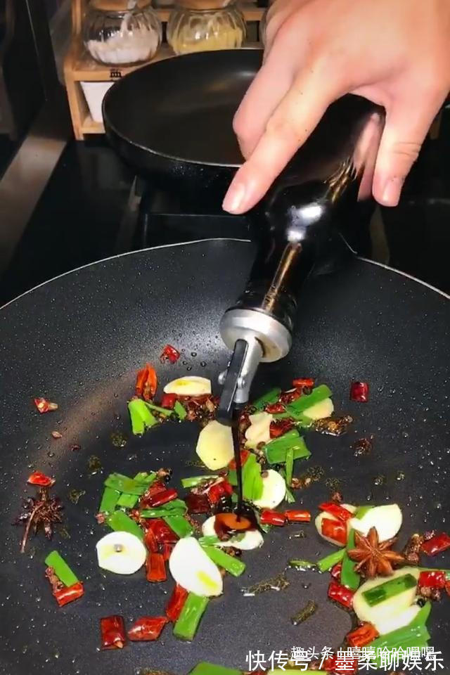 解毒|鸭香扑鼻,口感鲜嫩,补血解毒,不可多得的美味之家常鸭血!