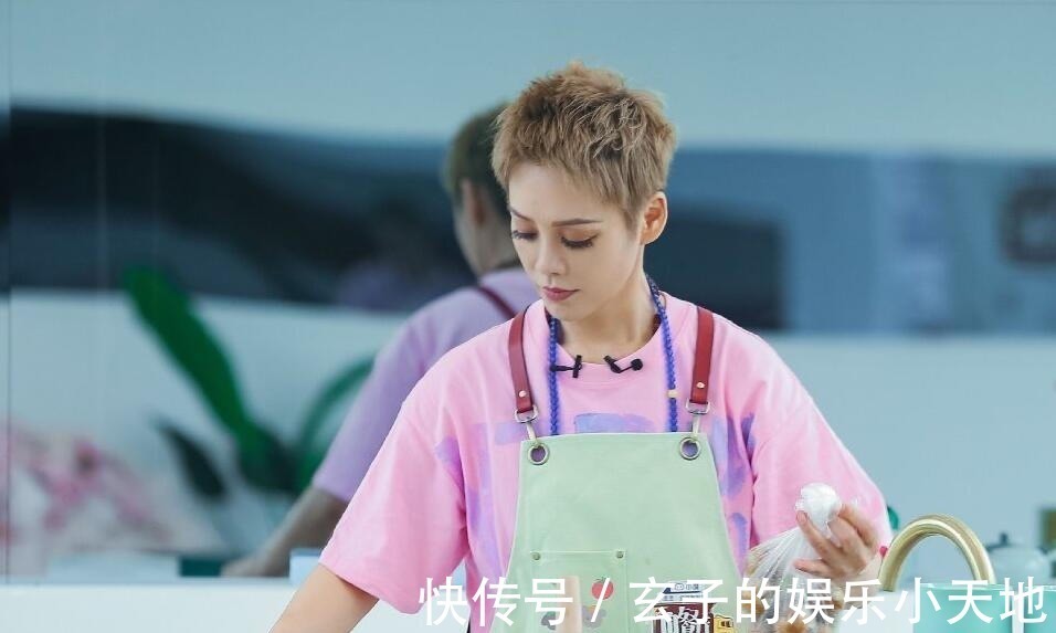 宁静和黄晓明爆发了矛盾,全网都心疼黄晓明,我倒觉得宁静更可怜