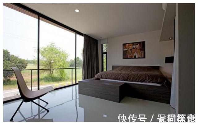 房屋|用5毛钱水泥板自建别墅,十几万的花费,步入室内就被迷住了!