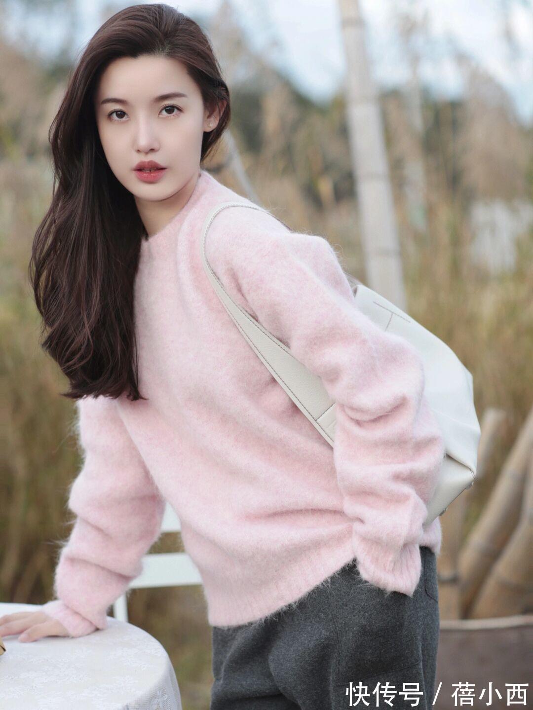 毛衣|春季还是穿“毛衣”最优雅,配裤子和半身裙,都比你想象中更时尚