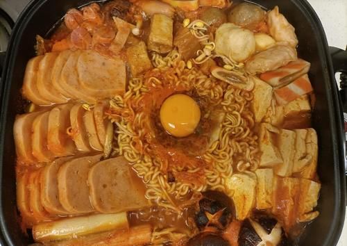  一个人在家也可以吃部队火锅了