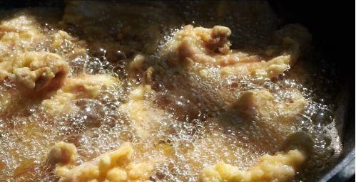 鸡蛋|五花肉别做红烧了，加2个鸡蛋，筷子搅一搅，3斤猪肉不够吃