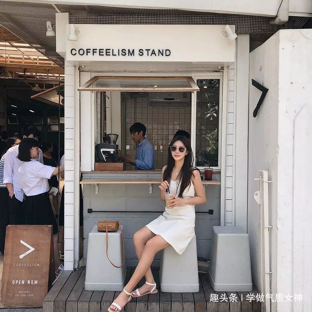 一字带凉鞋 凉鞋,这样穿才时髦 !