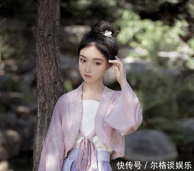 唯一|宠文百年军府诞下唯一小千金,5万士兵绕府走,怕皇帝来抢娃