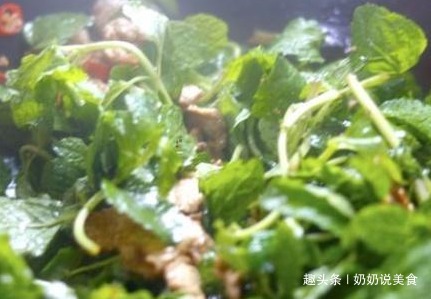 猪肉|孩子感冒咳嗽怎么办别慌!猪肉加“它”一起炒,止咳化痰防感冒