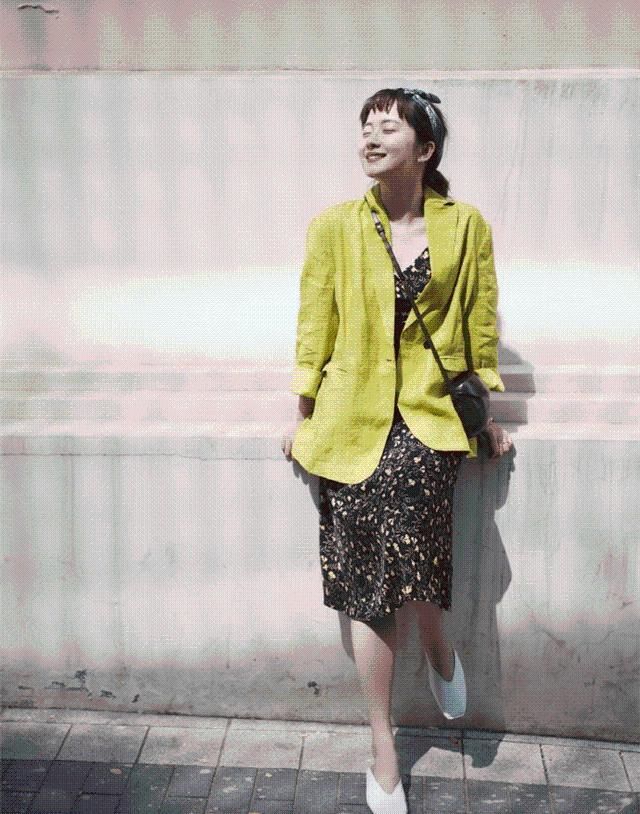 粉红色|黑白灰不仅仅百搭，与这4种“混色搭配”更高级