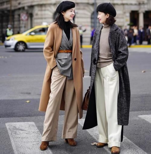 天气变冷了，选择穿羽绒服还是大衣？这几种穿法好时髦！