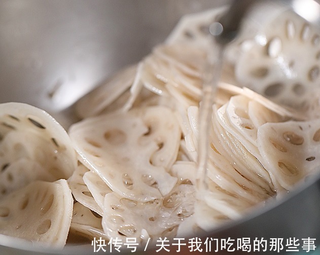 爽脆|莲藕为啥易变黑?如何防止发黑?大厨教你一招,洁白爽脆,更入味
