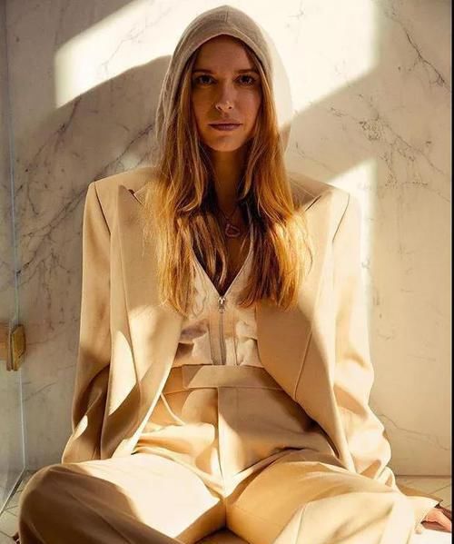  秋冬|秋冬穿搭的重头戏，选米色就对了