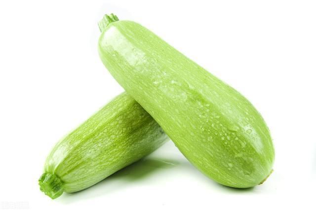 包子|三伏天蒸包子，素馅比肉馅香，应季蔬菜新鲜美味，鲜香可口