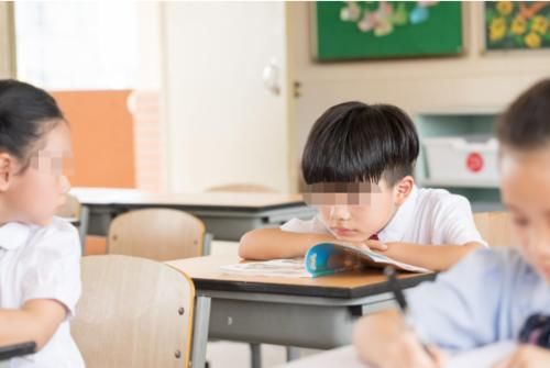 那些不上幼儿园，直接上小学的孩子后来咋样了？多半都很不如意