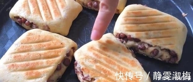 红豆又出新吃法，加一碗面粉，简单一做，松软香甜，好吃不厌