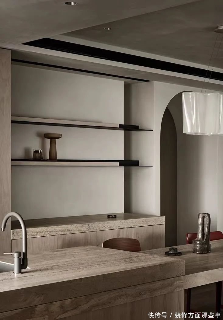 侘寂风混搭，造就美学盛宴，这个家有点儿时髦|198㎡大平层 | 主卧