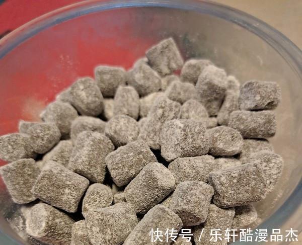 赤小豆粉|三伏天湿气重,教你在家复刻网红祛湿膏,跟湿气说拜拜