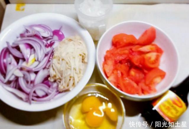 番茄汁|金针菇吃腻了,配点番茄一起做,酸酸甜甜新滋味