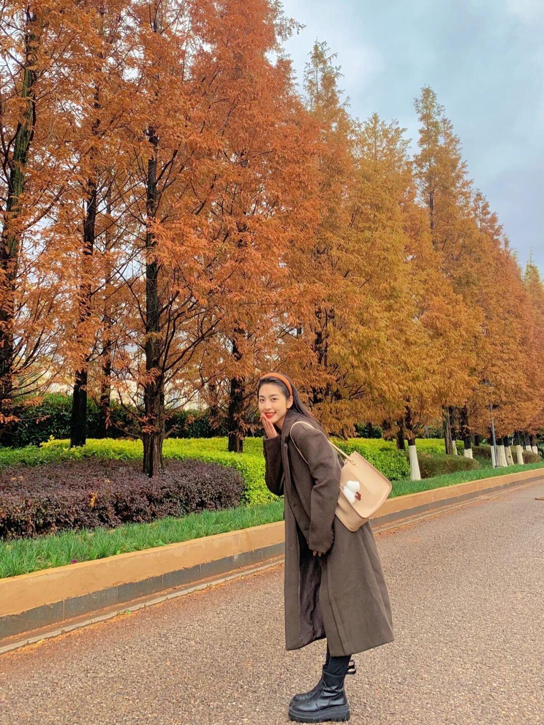 打底衫 冬天很百搭的毛呢大衣,基础的搭配也能够穿出时尚感!