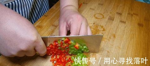 扇贝|蒜蓉粉丝蒸扇贝，这样做简单又好吃，肉质鲜嫩不腥，营养好味道棒！
