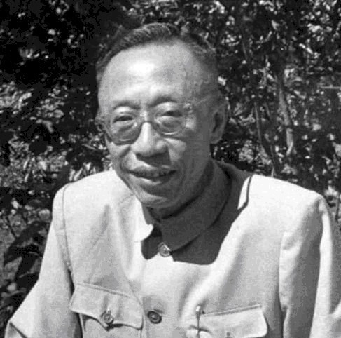 皇帝|溥仪被人请去鉴宝,一眼辨出真假,他给出的理由,霸气