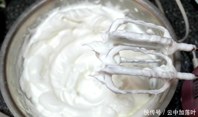 放油|5个鸡蛋1碗面粉,不放油少放糖,用电饭锅做一个好吃又好看的蛋糕