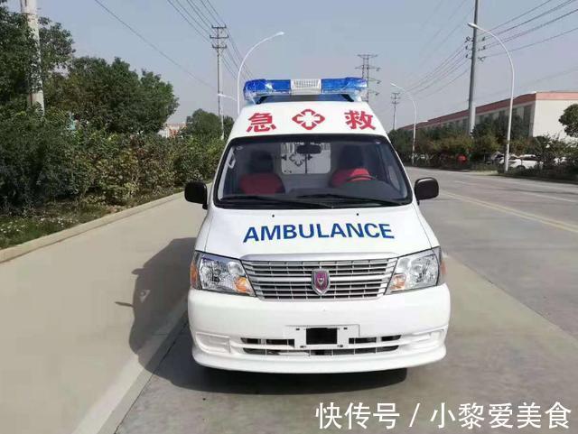 乐山人民医院|心痛!出生40天的婴儿在草坪上晒太阳,被玩耍的小孩踩中头部