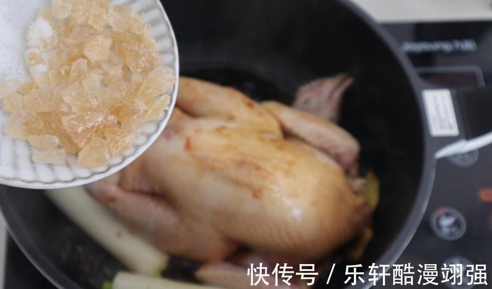 酱油鸡 鲜嫩多汁,咸香浓郁,就是干饭人的“战斗鸡”