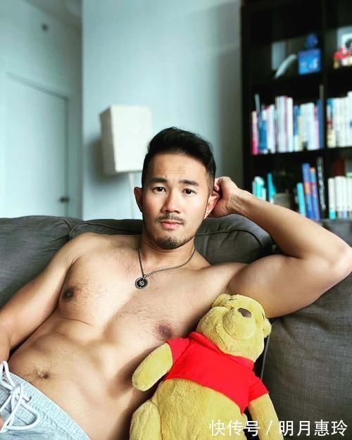 麒麟臂|胡子型男掀起熟男风,健身+运动塑造精壮的胸肌和质感的腹肌