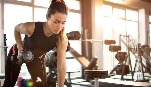 睡眠时间|步入中年后,女性更容易变老了?平时做好4点,或许能延缓衰老