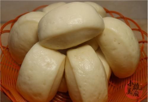 才知道,发面不用等几个小时,只需加一把,10分钟就发满盆,实用