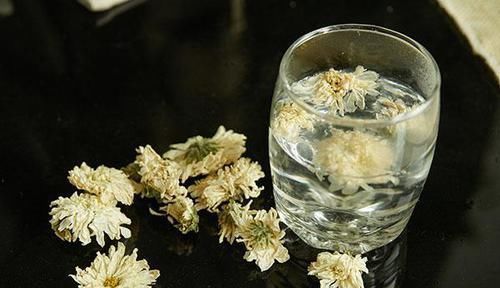 51岁男子,甘油三酯由高到低,用的降脂方法,医生提议借鉴