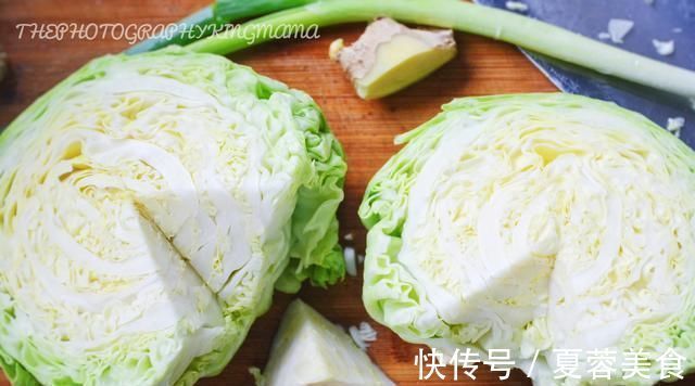 入秋后,我家最爱吃这菜包的饺子,比韭菜鲜,比肉香,便宜又营养