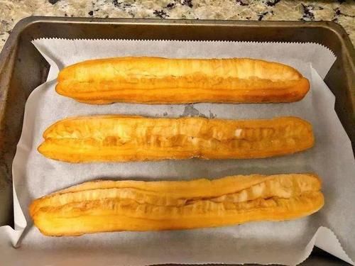 火爆全网的油条麻糍安排上，一口香糯，两口酥香~