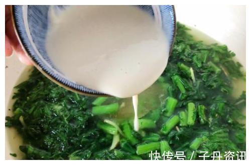 茼蒿菜|宁可不吃肉也得每天喝碗它，健脾又开胃，“失眠便秘”最怕它