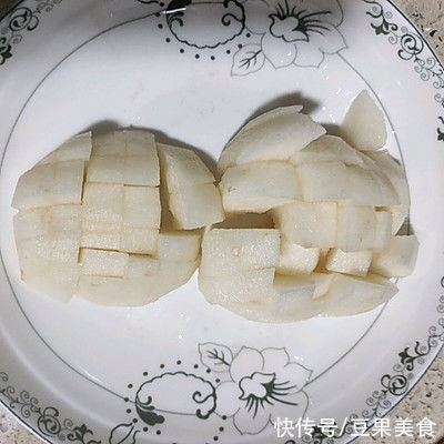 懒人最爱的冰糖雪梨柠檬水来啦！简单又好吃