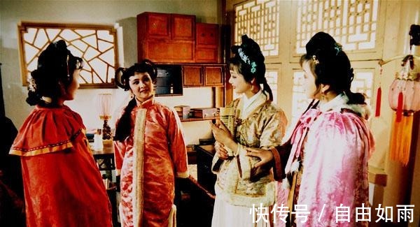 贾母@为了欺骗黛玉的感情,此人不惜编出谎言,却成全了薛宝钗!