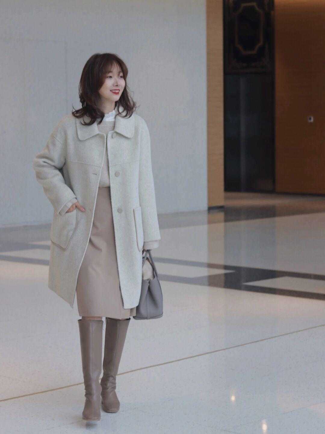 围巾 分享几套秋冬穿搭模板,简约大方随性,但又不失气质,照搬都高级