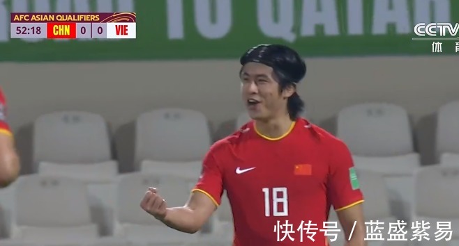 越南|2-0到2-2再到3-2!国足拒爆冷,武磊补时绝杀!单场2球击败越南!